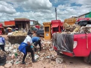 Meya yatanze imodoka agendamo ngo itware imyanda yo mu karere ke