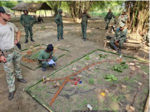 RDC: Abazungu bagaragaye baha imyitozo ikomeye FARDC 