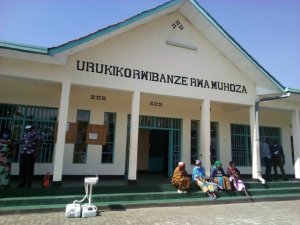 Musanze: Umukozi w'akarere wabitse ibikoresho mu rwibutso rwa Jenoside yarekuwe by'agateganyo 