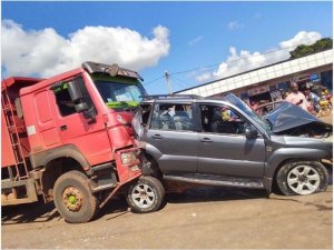 Abadepite barimo Frank Habineza bakoze impanuka ikomeye y'imodoka