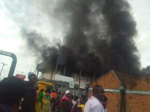 Inyubako yo muri Gare ya Musanze yafashwe n'inkongi y'umuriro