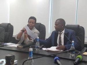 Wa mwarimu yabuze ibyangombwa bike ubwo yashyikirizaga NEC kandidatire ye ku mwanya wa Perezida 