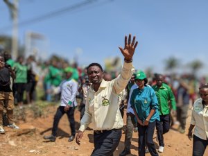 Dr Frank Habineza yijeje ab'i Rusizi kububakira uruganda rutunganya umurama w'amafi nibamutora