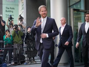 Prince Harry yatsinze urubanza yaregagamo ibinyamakuru birimo The Sun