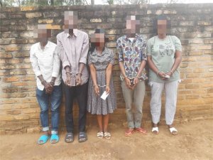 Muhanga: Polisi yafunze 5 bamburaga abaturage bakoresheje amayeri