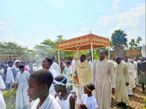 Inkomoko y'Umunsi mukuru w'Isakaramentu ry'Ukaristiya