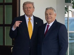 Amerika yakomoreye Hongrie gukomeza kugura ibikomoka kuri peteroli byo mu Burusiya