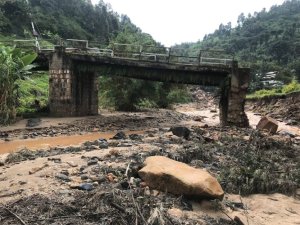 Nyabihu: Hakoreshejwe arenga miliyoni 200 Frw mu gusana ibiraro n'amateme byangijwe n'ibiza