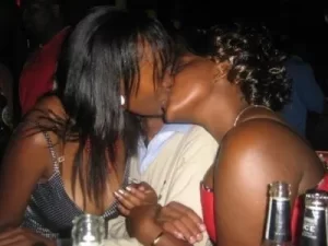 Uganda: Abagore bafunzwe bazira gusomanira mu ruhame