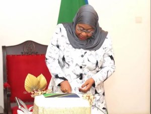 Perezida Suluhu wagize isabukuru yavuze byinshi ku buzima bwe birimo n'umuziki akunda