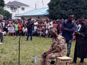 Kinshasa: Umusirikare wishe bagenzi be batatu yakatiwe igihano cy'urupfu