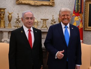 Isiraheli yunze mu rya Trump yemera agahenge mu ntambara na Irani