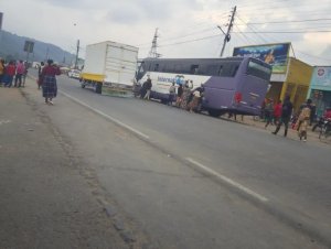 Bagaragarije ubuyobozi icyatanga umuti w'impanuka n'akavuyo bigaragara mu isantere yabo