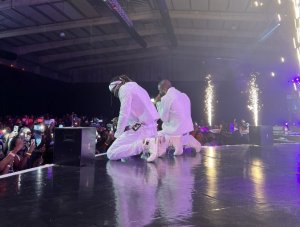 Abagize P-square bapfukamye basaba imbabazi abafana babo nyuma y'imyaka 5 barashwanye