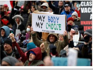  New York: Abarenga 1,400 bakoze imyigaragambo nyuma yokwirukanwa mu kazi bazira kudafata urukingo rwa Covid-19[AMAFOTO]