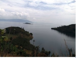 Rutsiro: Abarobyi 2 barohamye mu Kivu umwe avamo undi arabura