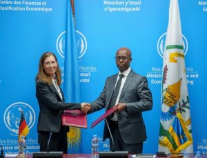 U Rwanda n'u Budage byasinye amasezerano y'inkunga ya miliyari 30,5 Frw