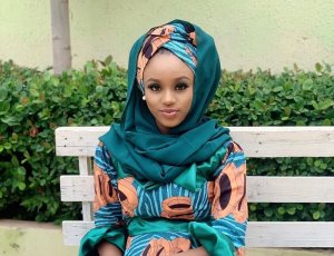 Umugore w'ikizungerezi arifuza umugabo wamurongora utanywa inzoga n'itabi uzi n'inshingano z'urugo[AMAFOTO]