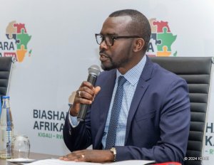 Minisitiri Sebahizi yagaragaje uburyo politiki y'ubucuruzi yakwihutisha ubuhahirane muri Afurika
