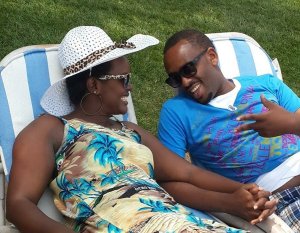 Sadate Munyakazi ateye Imitoma idasanzwe Umugore we ku Munsi wa Saint Valentin