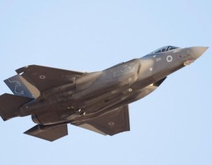 Iran yohereje drones zirenga 100 muri Israel nyuma yo kwicirwa abasirikare bakuru