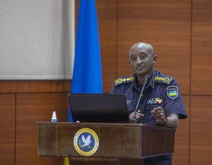 Perezida Kagame yagize DCG Felix Namuhoranye Umuyobozi Mukuru wa Polisi y'u Rwanda