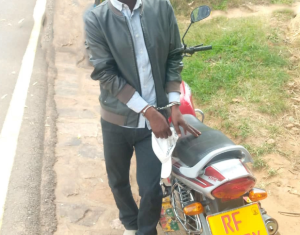 Gicumbi:Polisi yafashe umugabo ushinjwa kwiba moto ku rusengero