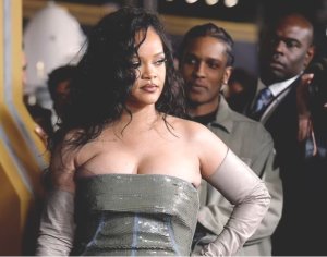 Rihanna agiye gusohora indirimbo yandikiye Chadwick Boseman wapfuye