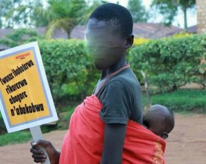 Rulindo: Yabyaye impanga ku myaka 17 abana n'umugabo amezi abiri