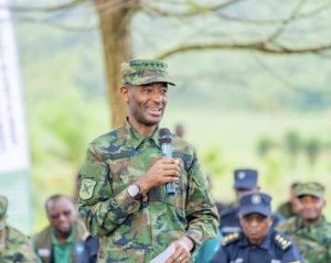 Twakwemera abasirikare 1000 bakagwa ku rugamba bitangira Umunyarwanda umwe- Gen Mubarakh Muganga