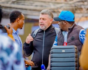 Umutoza Mushya wa Rayon Sports Bruno Ferry yageze mu Rwanda