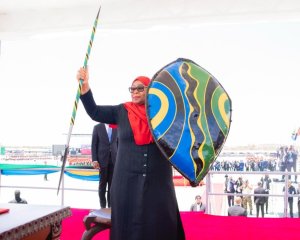 Perezida Suluhu yemeje ko mu 2025 atorohewe n'imvururu z'abatamushyigikiye