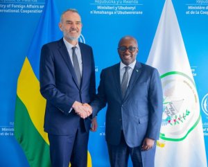 Amb Nduhungirehe yaganiriye na Emmanuel Cohet ku mubano w'u Rwanda n'u Bufaransa