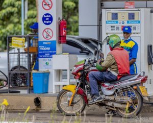 Igiciro cy'ibikomoka kuri peteroli cyagabanutse mu Rwanda 