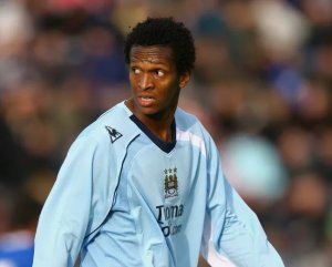 Umukinnyi wakinnye muri Man City na Everton yafunzwe azira kudatanga indezo