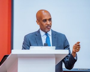 Minisitiri Ugirashebuja ahangayikishijwe n'amahanga atarafatiye isomo ku Rwanda ngo akumire ibibera muri RDC