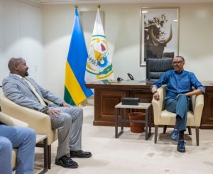 Gen Muhoozi yifurije Perezida Kagame isabukuru nziza