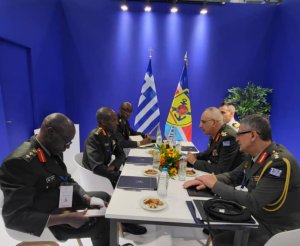 Athens: Gen. Muganga yaganiriye n'Umugaba Mukuru w'Ingabo z'u Bugereki