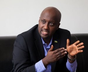 Minisitiri Nduhungire yakuyeho urujijo ku badasobanukiwe ibigiye gusinywa hagati y'u Rwanda na DRCongo