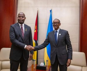 Perezida Chapo wa Mozambique ategerejwe mu Rwanda