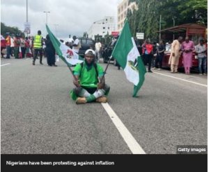 Nigeriya:Leta iri kunganira abaturage ibaha ibiryo kubera izamuka ry'ibiciro 