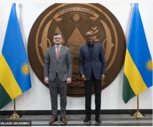 Perezida Kagame yohererejwe ubutumwa na mugenzi we Zelensky wa Ukraine