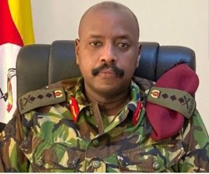 Gen Muhoozi yiyemeje guhangana n' Ambasaderi wa Amerika watinyutse Museveni