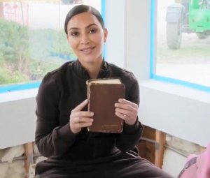 Kim Kardashian yaguze Bibiliya arenga miliyoni 100 Frw