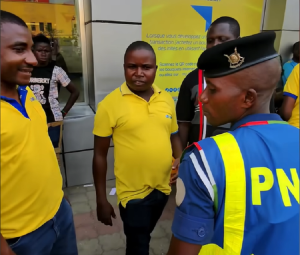 Umunya-Australia yatunguwe n'umupolisi w'u Burundi wamusabiye ruswa mu ruhame