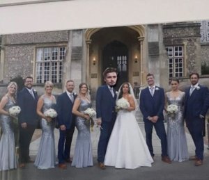 Umugore yaciye ibintu kubera gusimbuza isura y'umugabo we iya Grealish mu mafoto y'ubukwe