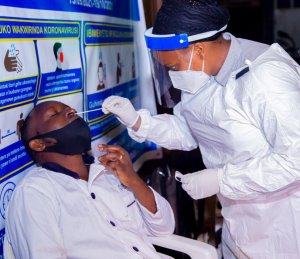 Kigali: RBC yatangaje ibisubizo bya Covid-19 byafashwe mu bari mu tubari 