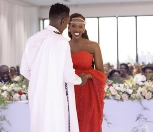 Egide Fox n'umugore we bibarutse imfura