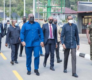 Perezida Kagame na Tshisekedi basuye ibice byibasiwe n'imitingito mu karere ka Rubavu [AMAFOTO]