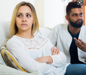 Dore ibintu bigaragaza ko abashakanye bacana inyuma nabo ubwabo batabizi